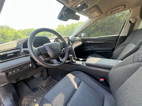 Used 2025 Toyota Camry LE w/ Convenience Package FWD image 9