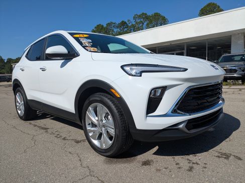 Used 2024 Buick Encore GX Preferred image 2