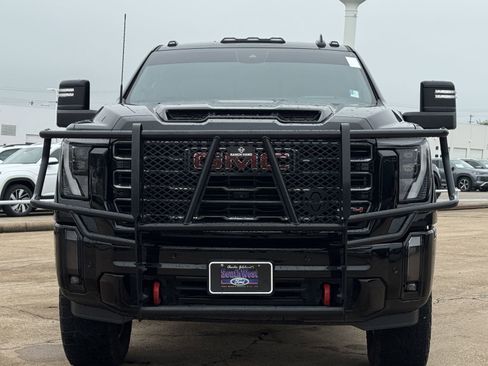 Used 2024 GMC Sierra 2500 AT4 w/ Technology Package AWD/4WD image 9