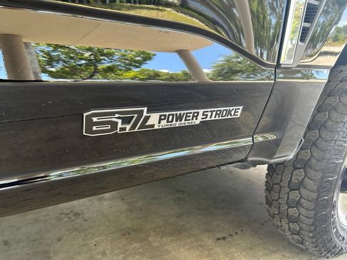 Used 2025 Ford F350 Lariat w/ Lariat Ultimate Package AWD/4WD image 24