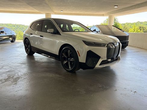 Certified 2023 BMW iX xDrive50 w/ Premium Package image 6