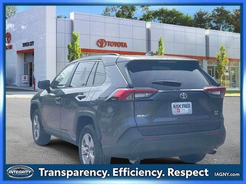 Used 2025 Toyota RAV4 XLE AWD/4WD image 7