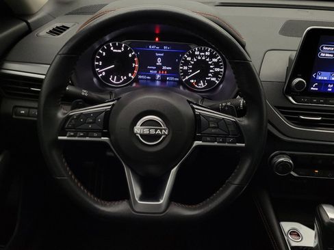 Used 2025 Nissan Altima 2.5 SR FWD image 22