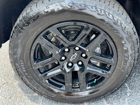 Used 2025 Chevrolet Silverado 1500 LT Trail Boss w/ Convenience Package II AWD/4WD image 12