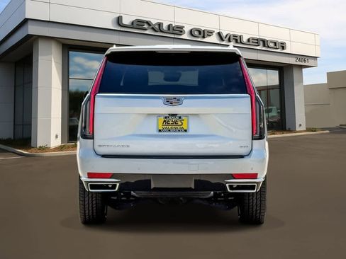 Used 2022 Cadillac Escalade ESV Premium Luxury AWD/4WD image 3