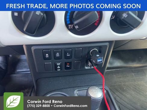 Used 2013 Toyota FJ Cruiser 4WD w/ Upgrade Pkg image 11