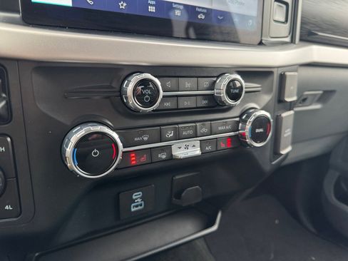 Certified 2022 Ford F150 XLT w/ Equipment Group 302A High image 27