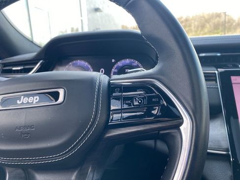 Used 2022 Jeep Grand Cherokee Overland image 10