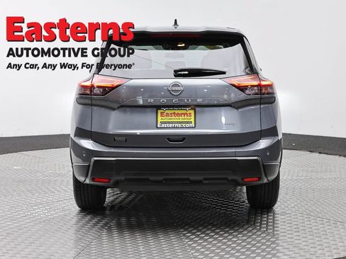 Used 2024 Nissan Rogue S AWD/4WD image 6