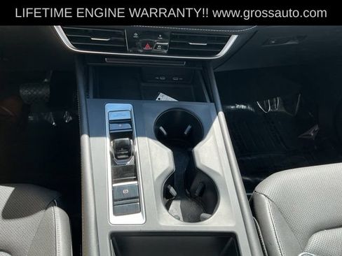 Used 2024 Volkswagen Atlas SE AWD/4WD image 17