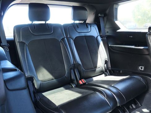 Used 2023 Jeep Grand Cherokee L Laredo image 28