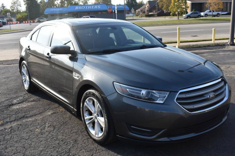 Used 2016 Ford Taurus SEL w/ Equipment Group 201A FWD image 2