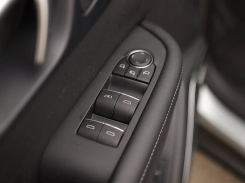 Used 2025 Buick Enclave Sport Touring image 26