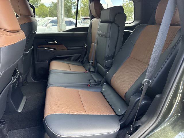 Certified 2025 Lexus GX 550 w/ Cold Area Package AWD/4WD image 23