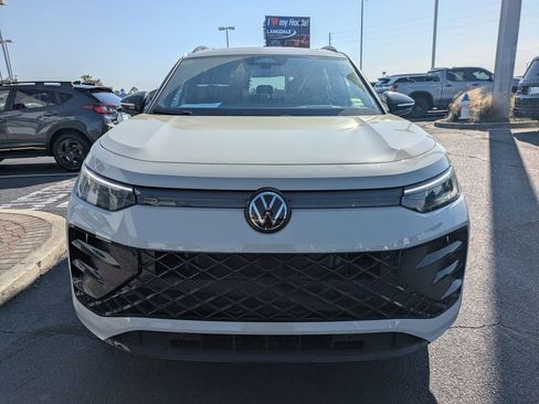 New 2026 Volkswagen Tiguan SE R-Line FWD image 10