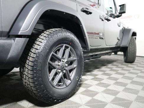 Used 2024 Jeep Wrangler Sport S image 13