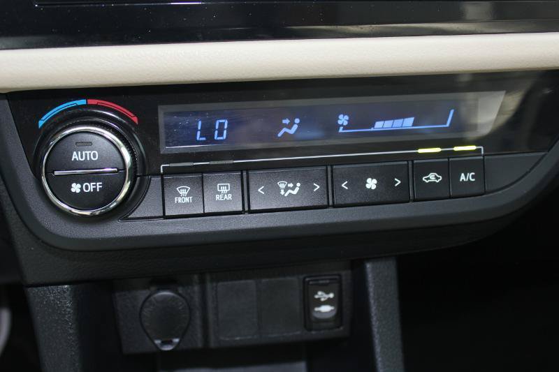 Used 2014 Toyota Corolla LE w/ Protection Package FWD image 26