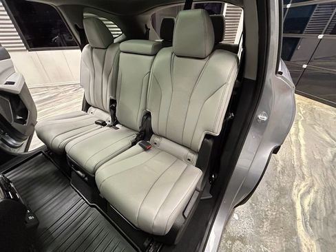 Used 2024 Acura MDX SH-AWD w/ Technology Package image 9