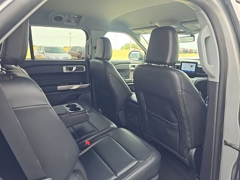 Used 2023 Ford Explorer XLT w/ Equipment Group 202A image 23