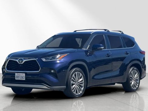 Used 2020 Toyota Highlander Platinum FWD image 8