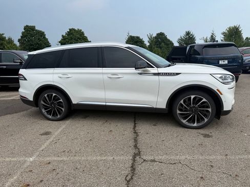 Used 2023 Lincoln Aviator Reserve w/ Equipment Group 201A AWD/4WD image 4
