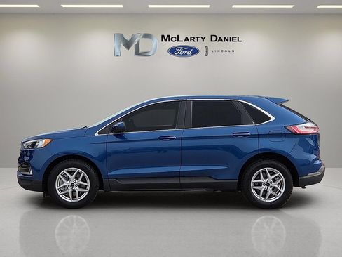 Certified 2024 Ford Edge SEL w/ Convenience Package AWD/4WD image 3