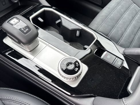 New 2026 Mitsubishi Outlander Trail Edition AWD/4WD image 10