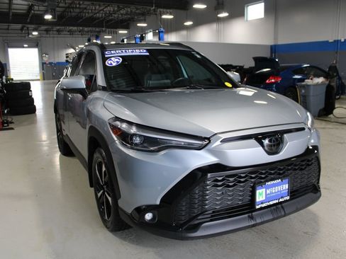 Used 2024 Toyota Corolla Cross AWD Hybrid w/ Convenience Package image 4