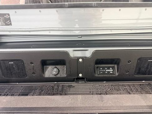 Used 2023 GMC Sierra 1500 AT4 w/ AT4 Premium Package AWD/4WD image 8