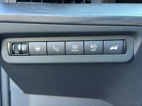 Certified 2024 Nissan Ariya AWD image 15