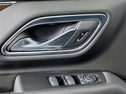 Used 2022 GMC Yukon SLE w/ Gmc Pro Safety Plus Package image 9