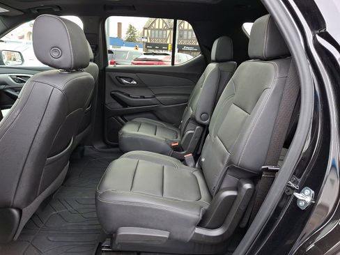 Certified 2023 Chevrolet Traverse LT w/ LT Premium Package image 11