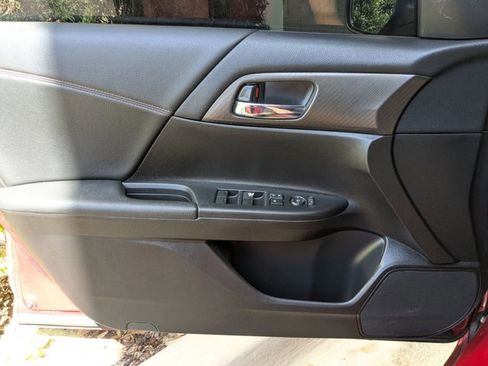 Used 2017 Honda Accord Sport Special Edition image 11