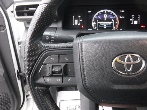 Used 2024 Toyota Tacoma SR image 17