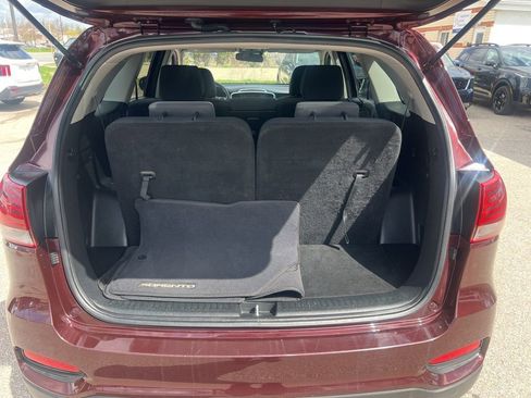 Used 2019 Kia Sorento LX image 11