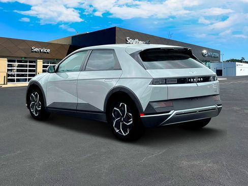 New 2024 Hyundai Ioniq 5 SE AWD/4WD image 5