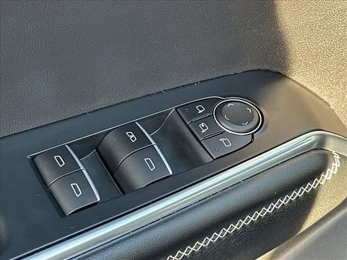 Certified 2025 GMC Acadia Denali w/ Super Cruise Package FWD image 21