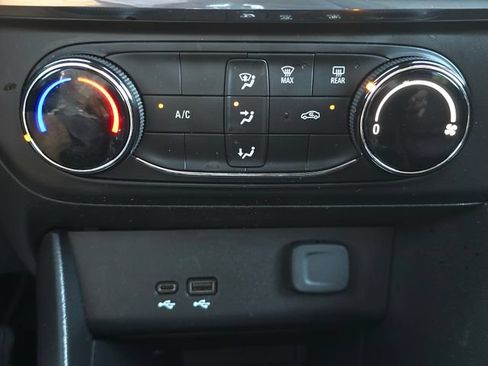 Used 2024 Buick Encore GX Preferred FWD image 14