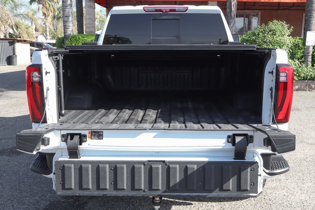 Used 2024 GMC Sierra 2500 Denali w/ Denali Reserve Package AWD/4WD image 9