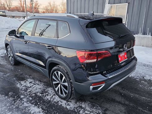 Used 2023 Volkswagen Taos SE image 6