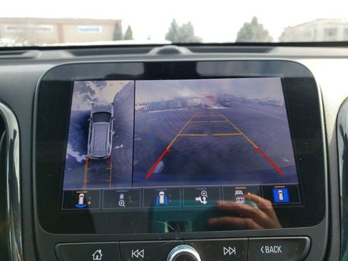 Used 2022 Chevrolet Equinox RS w/ Infotainment Package image 21