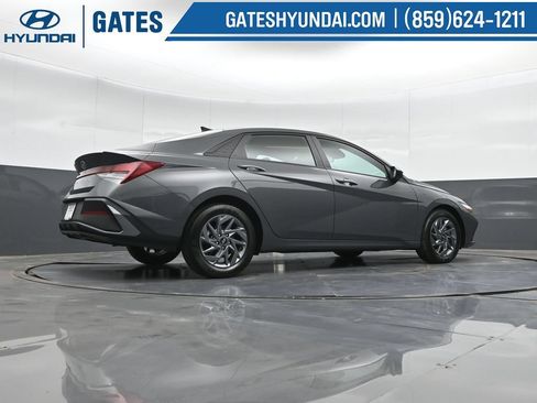 Certified 2024 Hyundai Elantra SEL FWD image 38