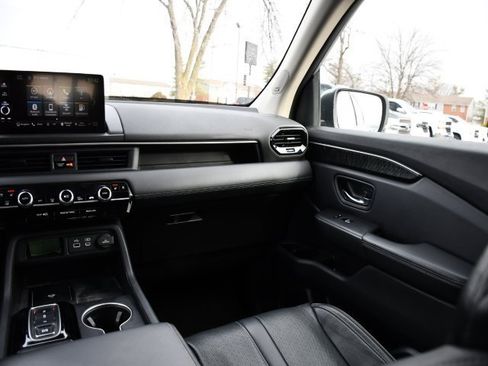 Used 2023 Honda Pilot Elite image 23