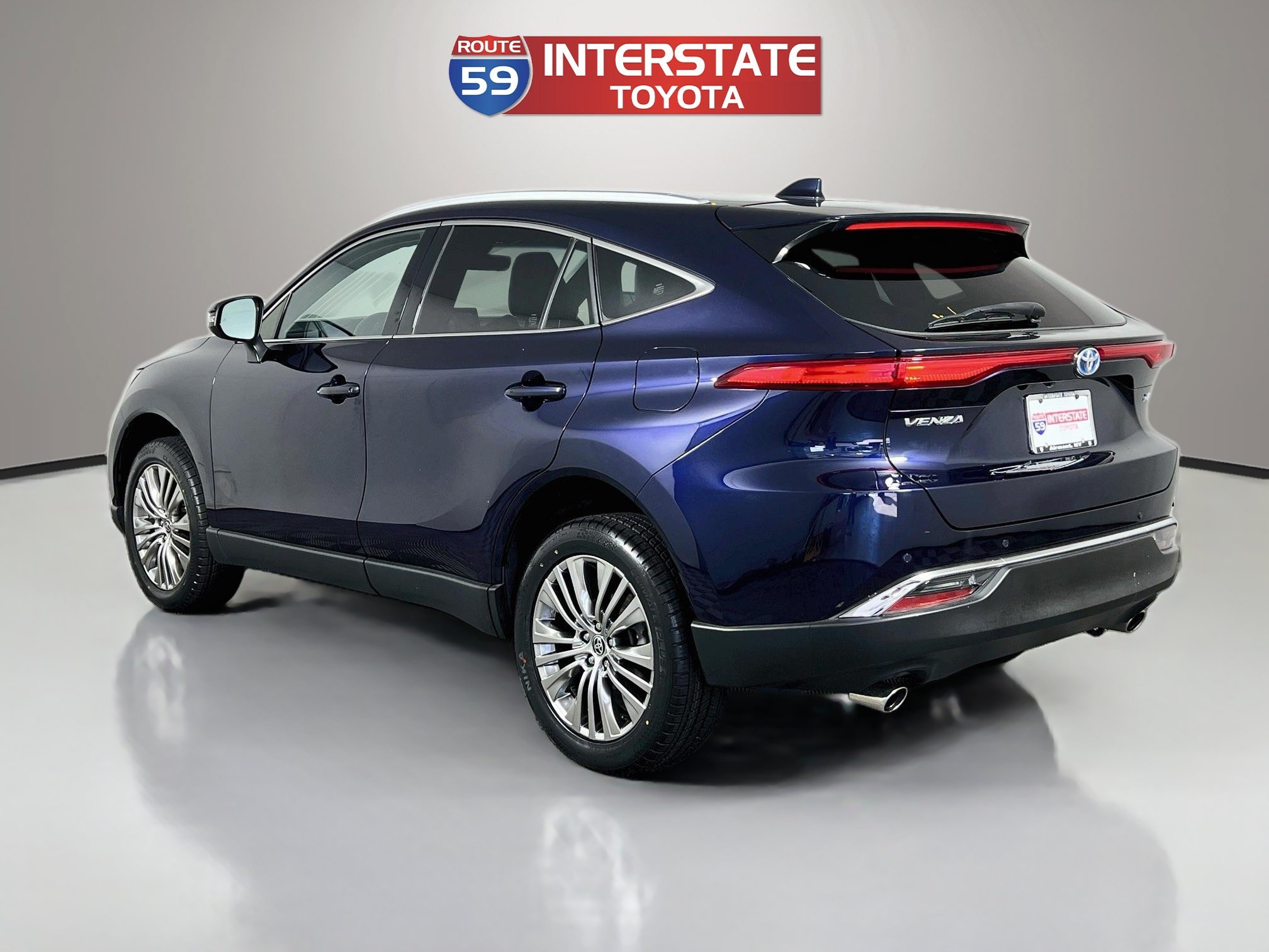 Certified 2023 Toyota Venza XLE AWD/4WD image 5