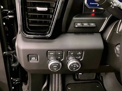Used 2026 GMC Sierra 1500 AT4 w/ AT4 Premium Package AWD/4WD image 41