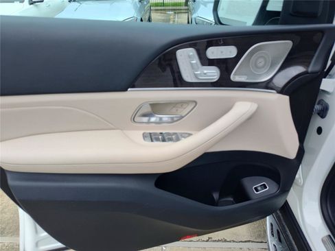 Used 2021 Mercedes-Benz GLS 450 4MATIC image 17