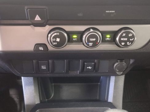 Used 2022 Toyota Tacoma SR RWD image 23
