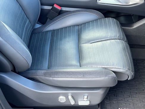 Used 2024 Lincoln Nautilus Reserve w/ Equipment Group 203A image 13