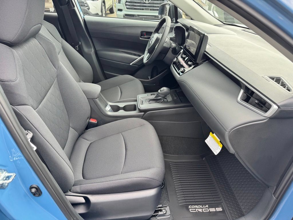 New 2026 Toyota Corolla Cross LE FWD image 24
