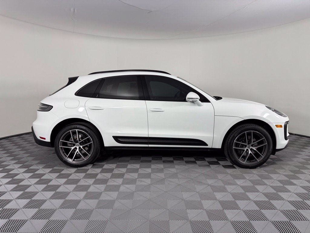 Certified 2023 Porsche Macan Turbo AWD/4WD image 10